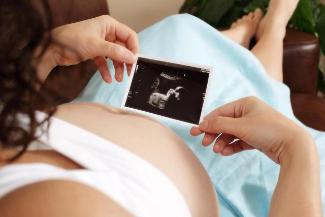 Siêu âm nhiều có ảnh hưởng đến thai nhi không ?