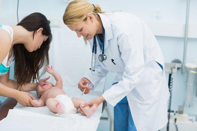 Tiêm phòng viêm gan B cho trẻ