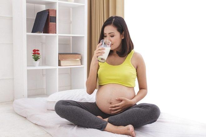 Bà bầu nên và tránh ăn gì trước khi lên bàn đẻ