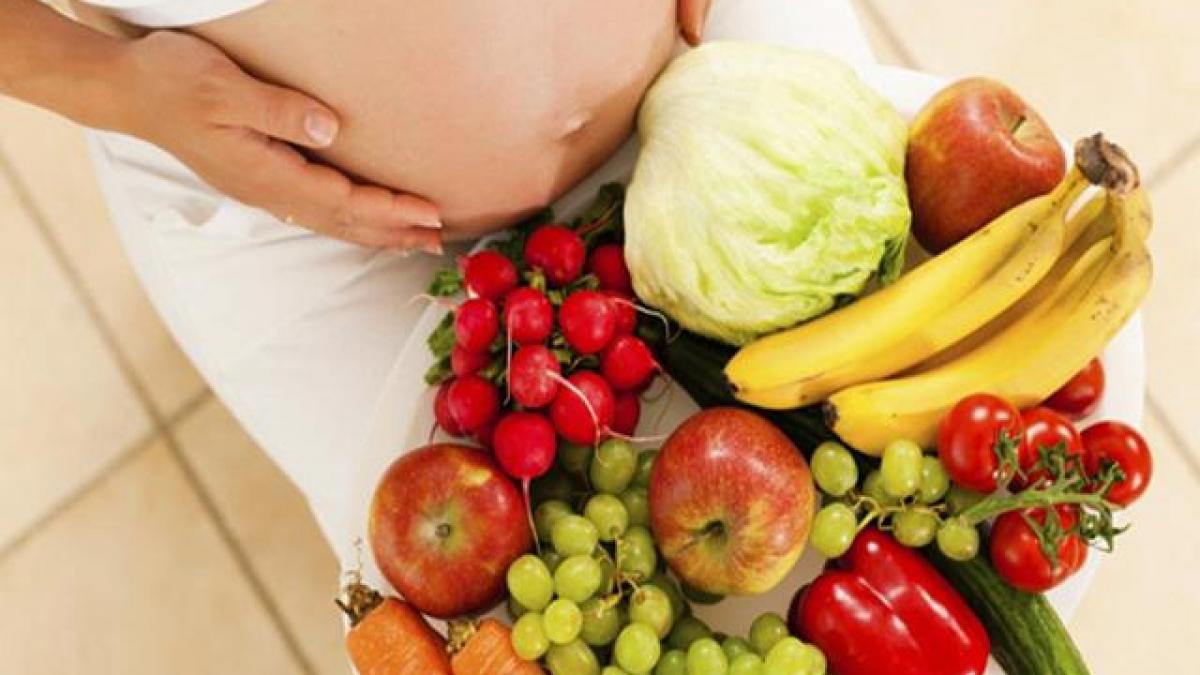 Chế độ ăn uống khi mang thai giúp dinh dưỡng vào con - ít vào mẹ